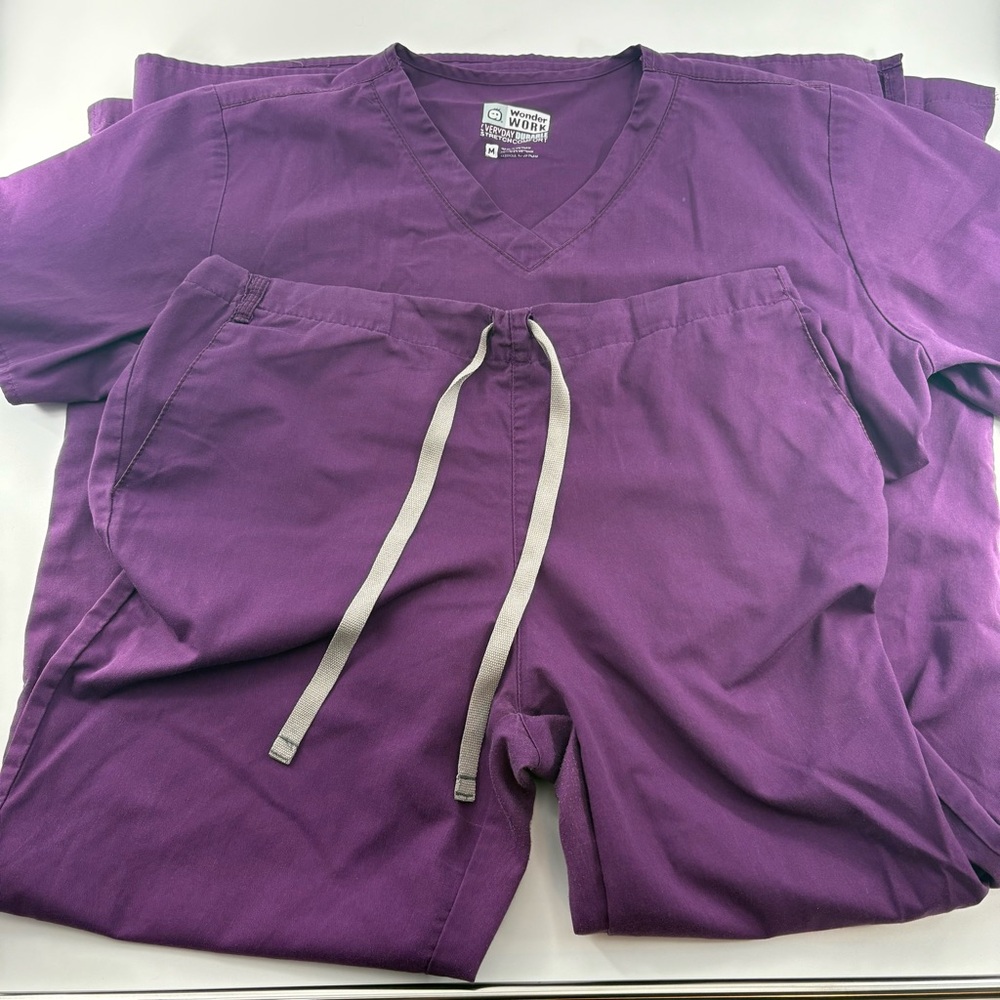 Wonder Wink Purple Scrub Set Medium